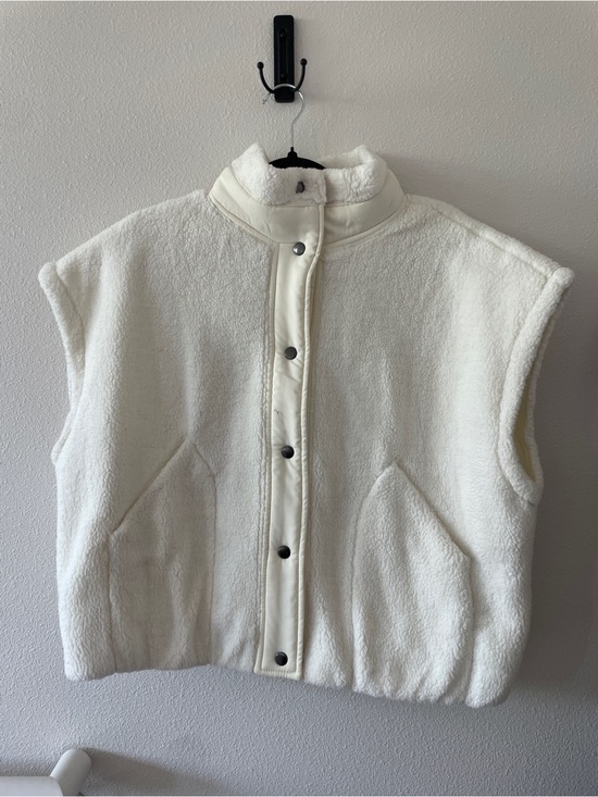 Altar'd State Jackets & Blazers - Alter’d State Cream Fleece Snap-Front Vest